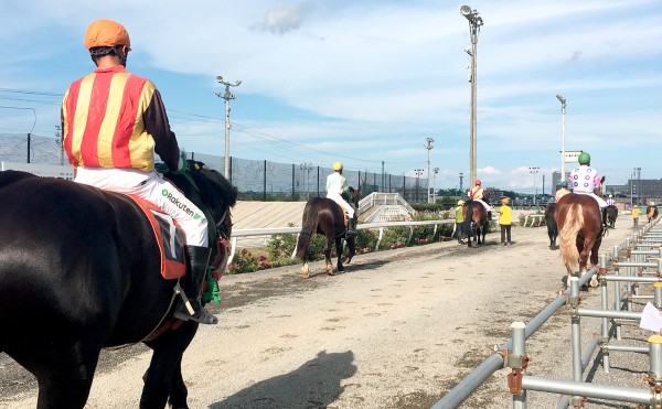 行列のできない帯広競馬場
